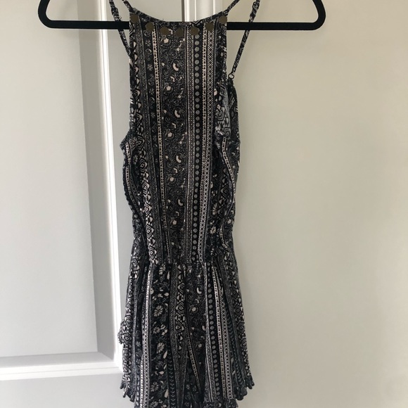 Romper - Picture 1 of 3
